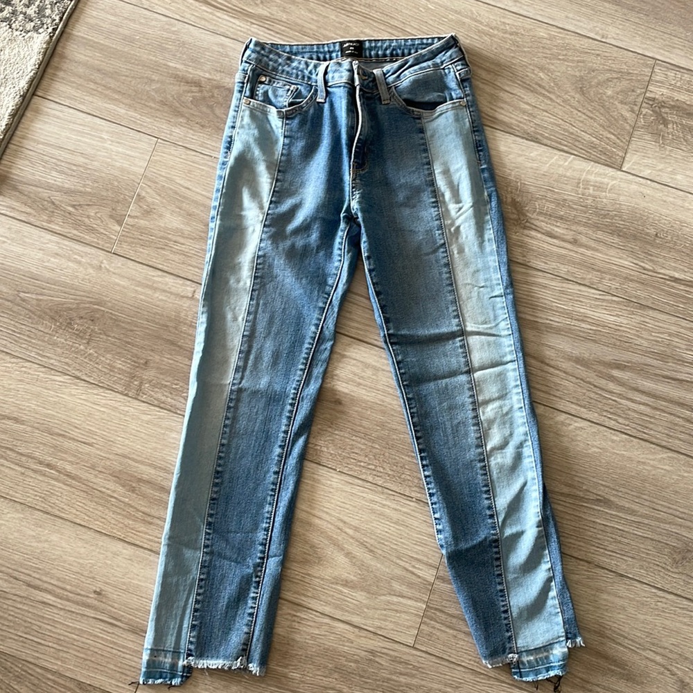 Two toned JustBlack patch mom jeans in a size 26 waist. Fit true to size